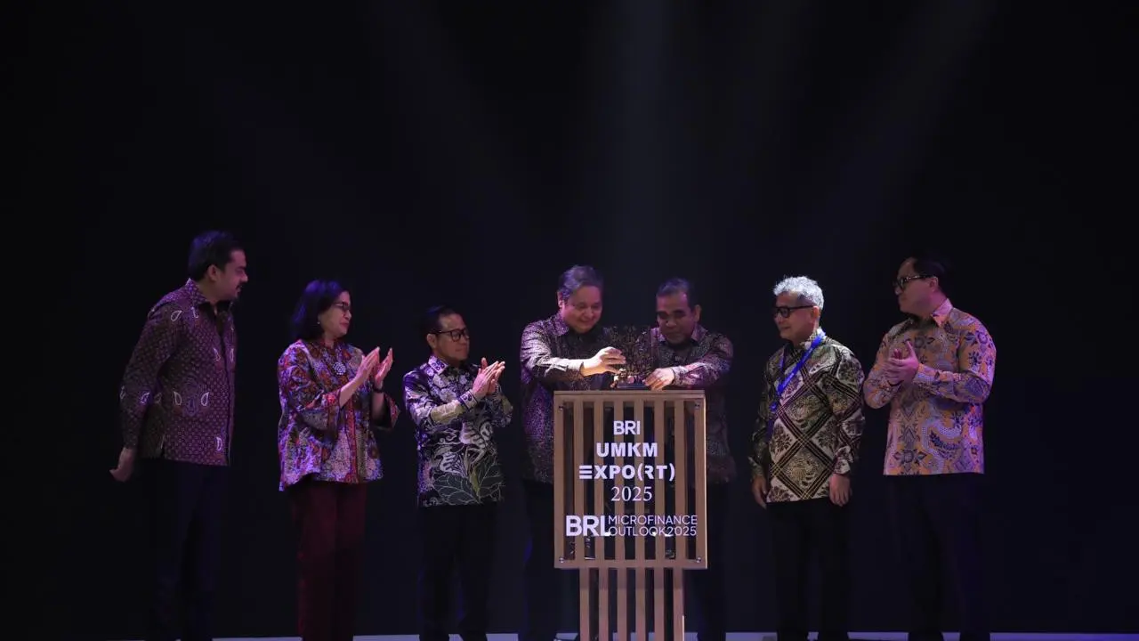 Wujudkan Komitmen Nyata Berdayakan UMKM, BRI UMKM EXPO(RT) dan Microfinance Outlook 2025 Resmi Dibuka