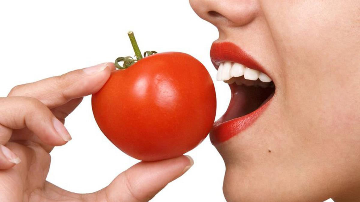 9 Alasan Kenapa Anda Wajib Makan Tomat Setiap Hari