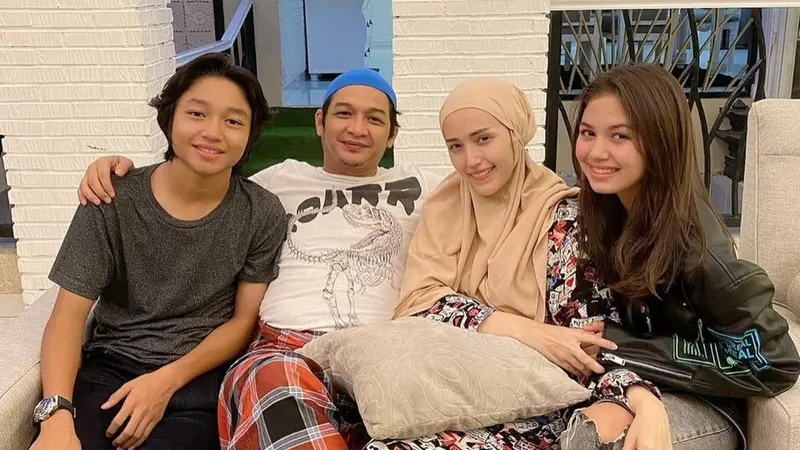 6 Momen Keisha Alvaro dan Saskia Chadwick Beri Kejutan Ulang tahun Buat Pasha Ungu