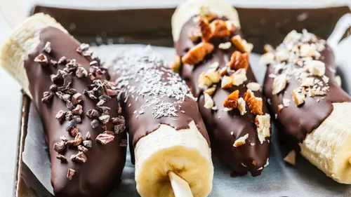 ilustrasi Es kulkul pisang coklat/copyright by Nina Firsova (Shutterstock)