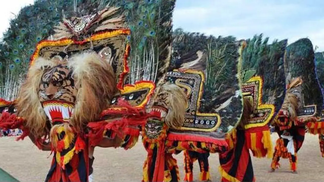  Pemda memberikan ruang pada Reog Tengger untuk berkembang.