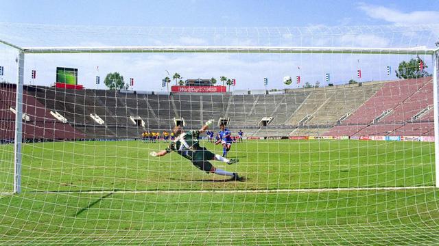 Momen Epic Sepak Bola Diedit Tanpa Penonton