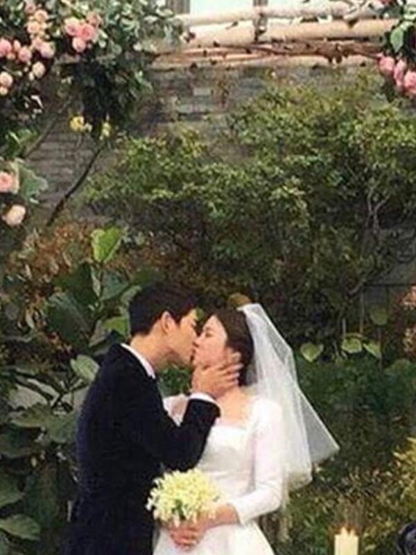 Perceraian Song Joong Ki dan Song Hye Kyo dilakukan secara baik-baik tanpa adanya pembagian tunjangan atau pun properti. (Liputan6.com/IG/songjoongkionly)