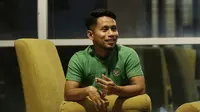 Pemain Timnas Indonesia, Andik Vermansah, saat ditemui di Hotel Grand Zuri, Jawa Barat, Minggu (4/11). Pemusatan latihan Timnas ini merupakan persiapan jelang Piala AFF 2018. (Bola.com/M Iqbal Ichsan)