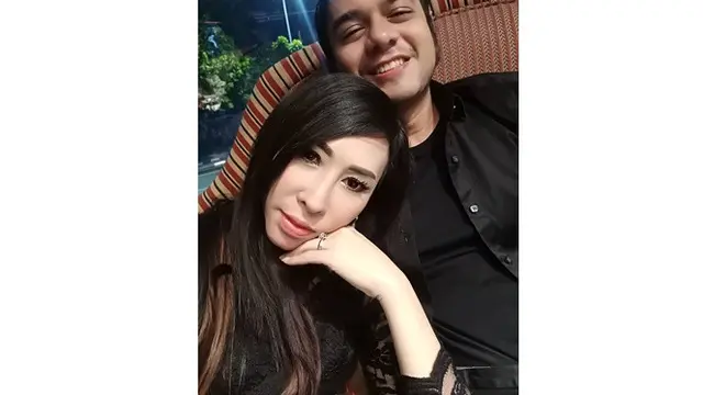 Terjebak Narkoba Lagi, Ini 5 Potret Mesra Rio Reifan dengan Istri