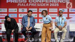 Turnamen pramusim ini menghadirkan enam tim papan atas, termasuk dua kontestan luar negeri, yakni Oxford United (Inggris), Port FC (Thailand), Persib Bandung, Arema FC, Dewa United, dan Liga Indonesia All Star. (Liputan6.com/Herman Zakharia)