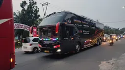 Avante buatan karoseri Tentrem. Bus keren asal Malang ini identik dengan wujudnya yang memiliki kaca depan bagian atas yang jenong sehingga lebih aerodinamis dan memaksimalkan pandangan penumpang. Lampu depan bus ini sudah menggunakan LED.