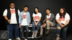 Lima finalis, (ki-ka) Rama, Freza, Anggi, Fatoni dan Sasha berpose saat sesi foto di SCTV Tower, Jakarta, Rabu (17/5). (Liputan6.com/Fatkhur Rozaq)