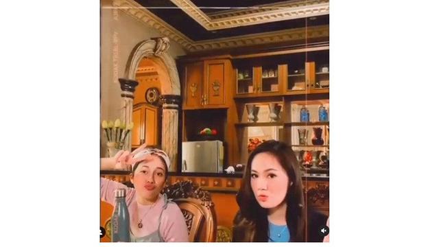 Jajal Akting, Ini 6 Potret Sitha Marino dan Pemain Keajaiban Cinta saat di Balik Layar