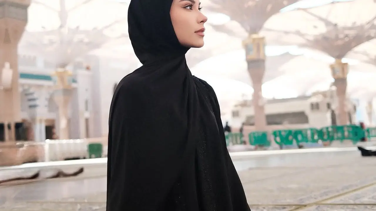 Momen Alyssa Daguise Umrah Bersama Ibu. (instagram/alyssadaguise)