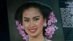 Awal tahun 2023 menjadi perubahan baru Titi DJ untuk melakukan operasi plastik. Wanita 56 tahun ini melakukan operasi anti aging untuk membuat wajahnya jadi jauh lebih awet muda. Potretnya beredar di jagat maya yang menunjukkan paras pelantun lagu “Sang Dewi” ini terlihat berbeda. (Liputan6.com/IG/@pageantempire).