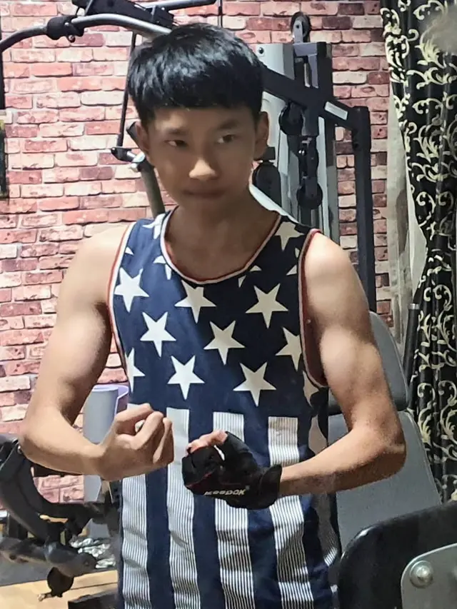Makin Kekar dan Berotot Seperti Ayahnya, Ini 5 Potret Terbaru Azka Corbuzier