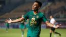 Adalah Ahmad Nufiandani yang berhasil mencetak gol pertama bagi Persebaya Surabaya memenfaatkan umpan dari Brylian Aldama. (Bola.com/Bagaskara Lazuardi)