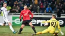 Akan tetapi, eks  Barcelona itu mampu menepis keraguan dan mendulang gol untuk Manchester United. Selama Desember 2016, Ibra mengemas lima gol dan tiga assist dari enam laga di Premier League. (AFP/Sergei Supinsky)