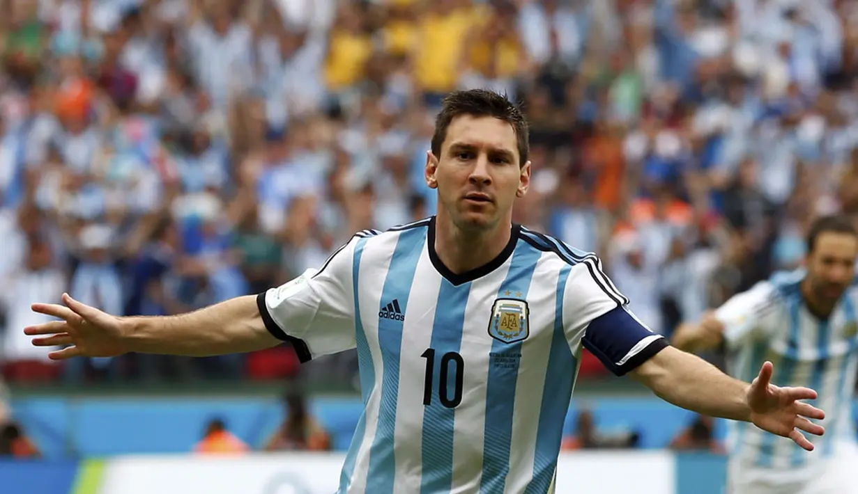 Kapten Timnas Argentina, Lionel Messi, berhasil membawa tim Tango memuncaki klasemen Grup F Piala Dunia 2014 usai mengalahkan Nigeria 3-2 di Stadion Beira Rio, Porto Alegre, Brasil, (25/6/2014). (REUTERS/Darren Staples)