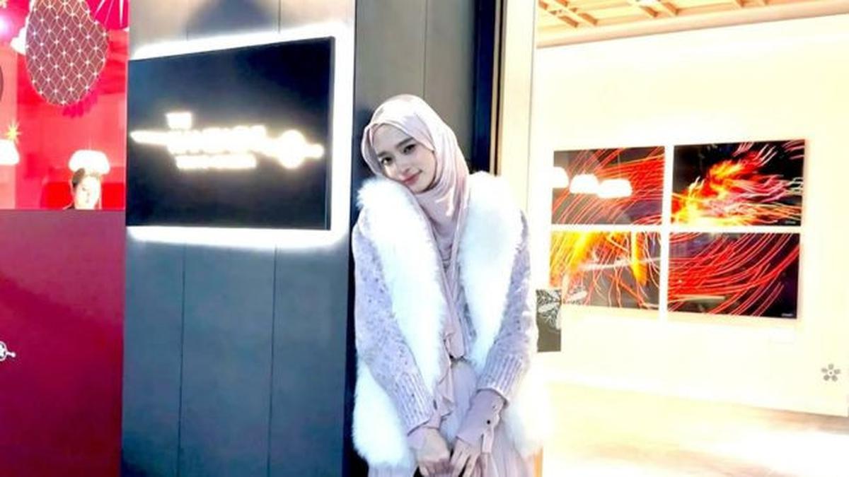 7 Potret Inara Rusli Ajak Anak Liburan di Disneyland Tokyo, Destinasi Impian