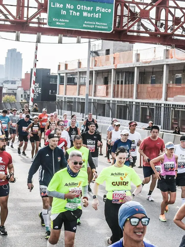 8 Potret Daniel Mananta Tertangkap Kamera Fotografer New York Marathon Ini Bikin Geleng Kepala