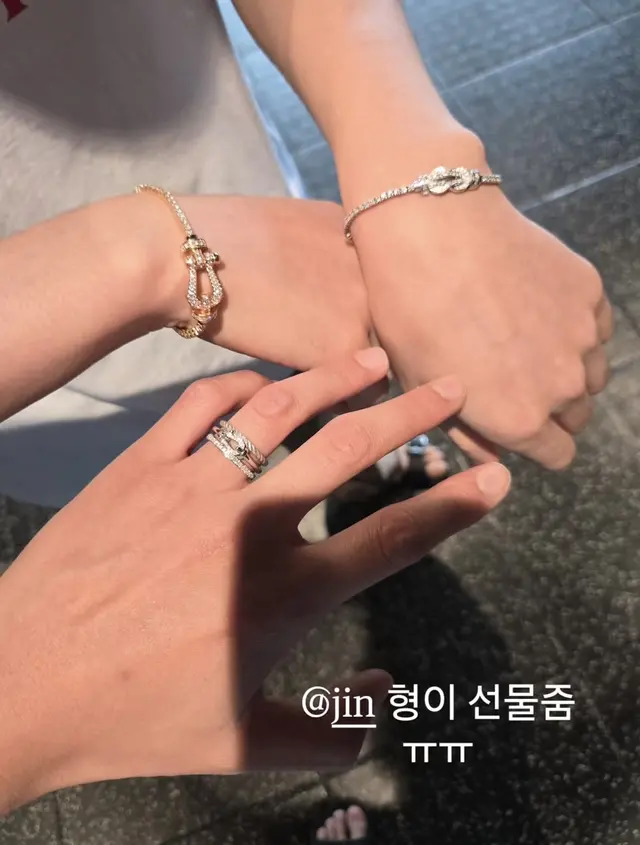 3. Variasikan Tekstur dan Bahan