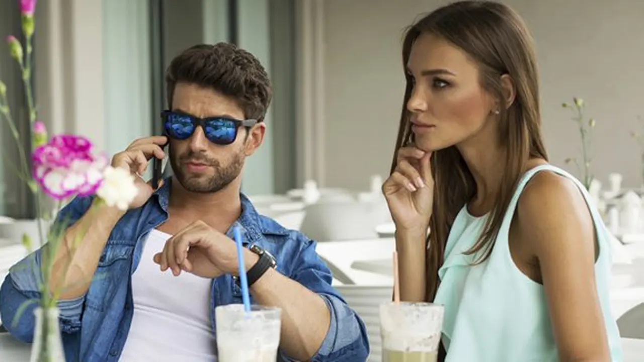 Pasangan jaga jarak?/Copyright thinkstockphotos.com