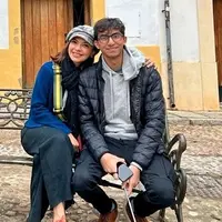 Najwa Shihab memilih Eropa sebagai destinasi liburan di tahun baru 2023. Liburan tersebut rupanya jadi salah satu momentum bagi para netizen untuk melihat potret terbaru Izzat Ibrahim Assegaf, putra semata wayang Najwa Shihab. (Liputan6.com/IG/@najwashihab)