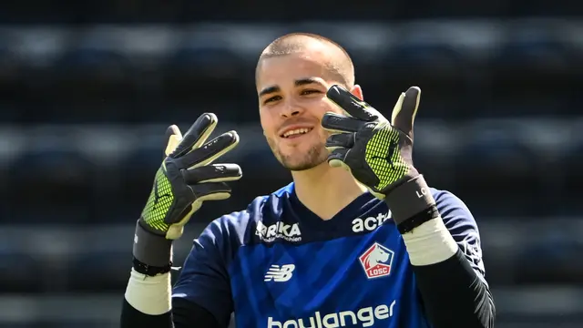 Manchester United Bidik Kiper 23 Tahun Prancis Lucas Chevalier