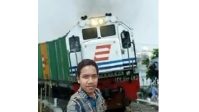 Iseng Minta Fotonya Diedit Warganet, Hasilnya Justru Kocak