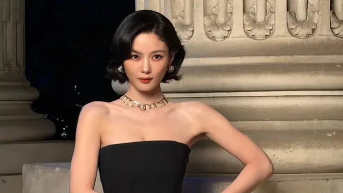 Jejak Kim Yoo Jung di Paris Fashion Week