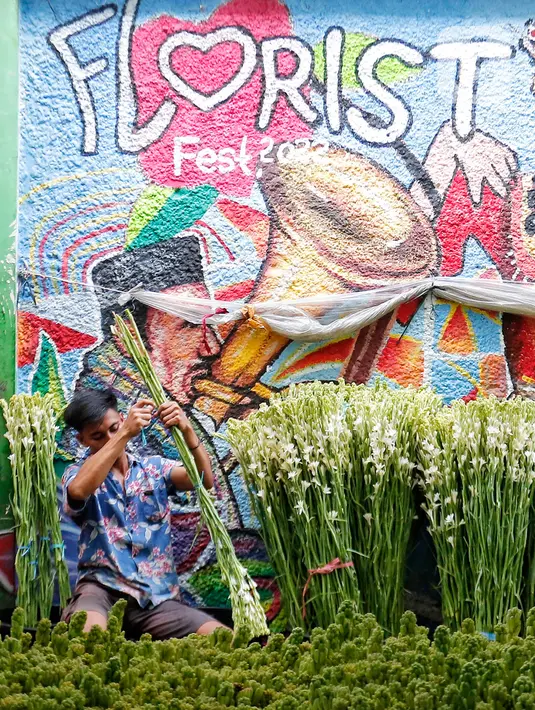Biasanya, mendekati Idul Fitri, para pedagang bunga potong mulai banyak di jalanan. (Liputan6.com/Angga Yuniar)