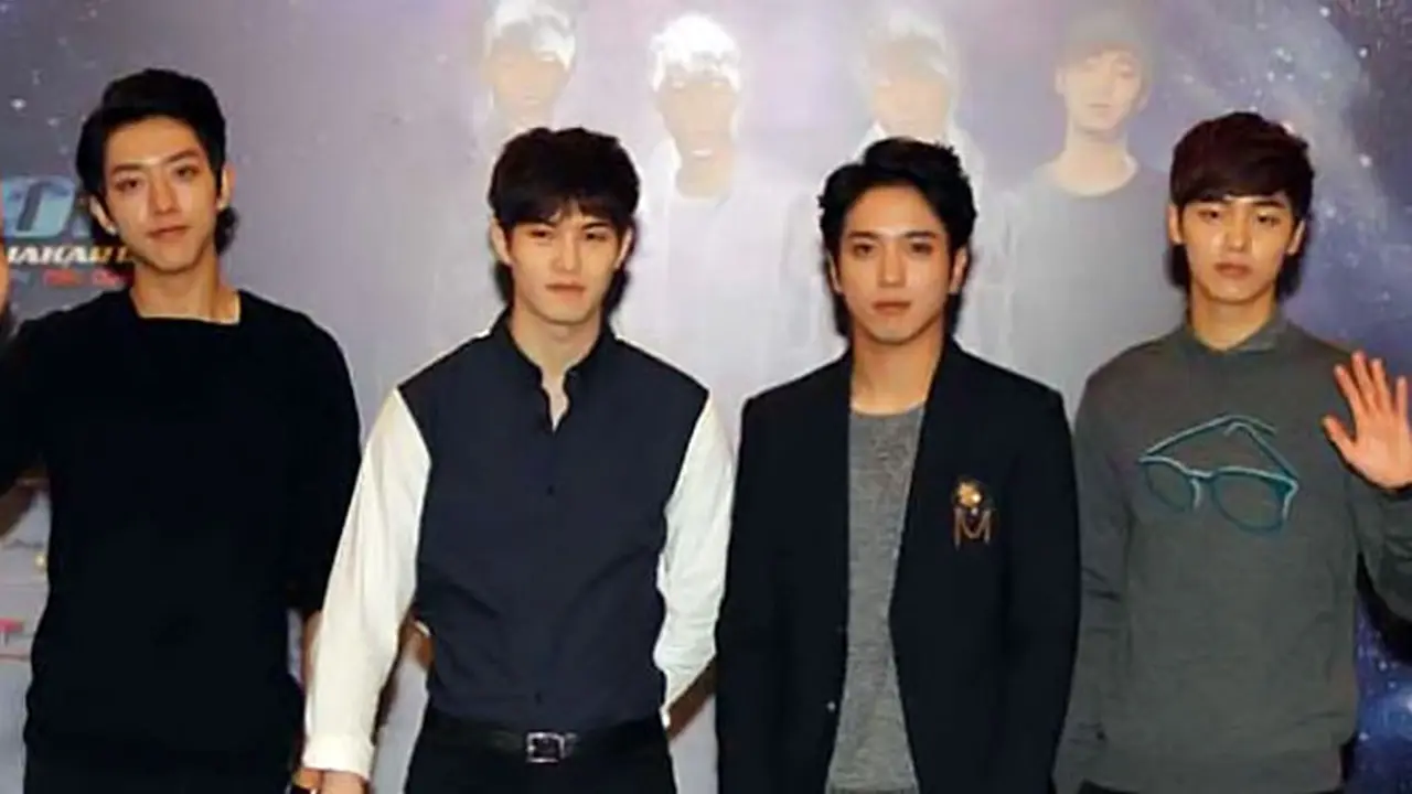 cnblue-131019b.jpg