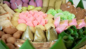 15 Ide Usaha Kue Basah Tradisional, Laku Dijual di Jalan Kampung