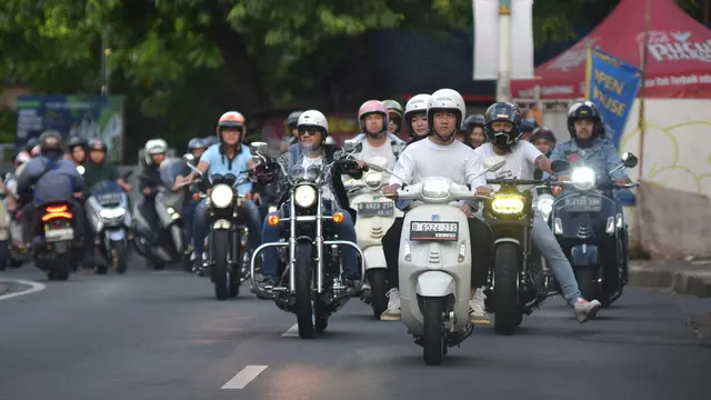 Cawapres nomor urut 2 Gibran Rakabuming Raka melakukan sunday morning ride (sunmori) bareng para selebritis pada Minggu pagi (4/2/2023).
