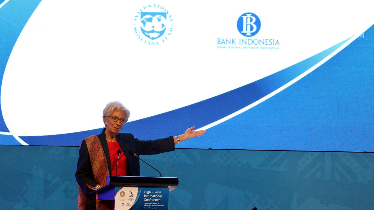 Kompak Kenakan Selendang, Bos IMF dan Sri Mulyani Buka Konferensi Internasional