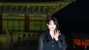 Global ambassador Gucci lainnya Shin Min Ah pancarkan pesona elegan kenakan dress hitam.  [Twitter/theseoulstory].