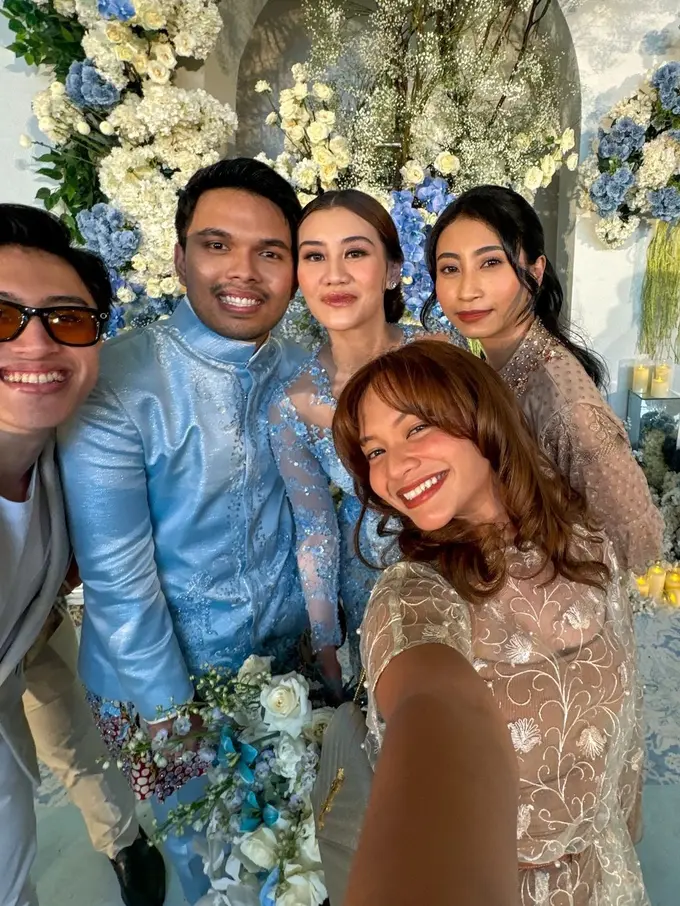 Potret Amel Carla di acara lamaran Thariq-Aaliyah (Sumber: Instagram/@amelcarla)