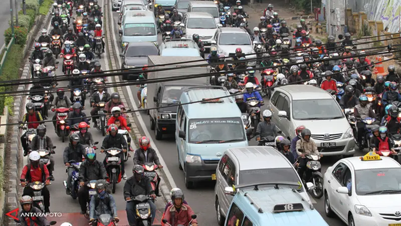 macet-jakarta-xyz-131027b.jpg