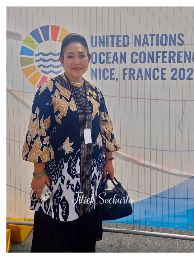Model Gelang Hijau Titiek Soeharto (Foto: Instagram @titieksoeharto)
