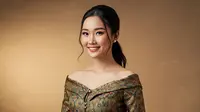 Mix and Match Atasan Brokat yang Bikin Kamu Tampil Chic dan Berkelas