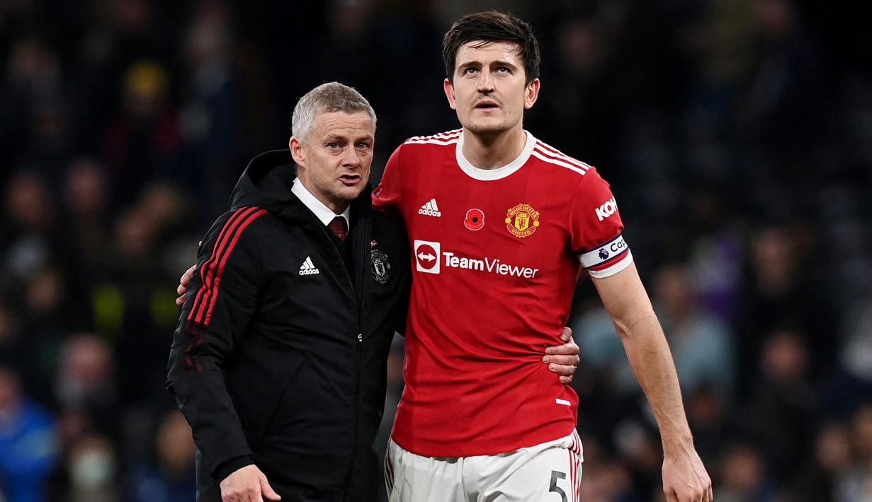 Harry Maguire - Sejak pulih dari cedera, Maguire kerap tampil mengecewakan. Dengan performanya yang seperti itu, Solskjaer seharusnya mempertimbangkan untuk mencadangkan sang kapten di laga Derby Manchester nanti. (AFP/Glyn Kirik)