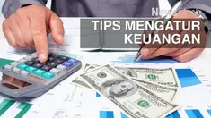 Dari penghasilan yang dimiliki, meskipun dengan jumlah besaran dan kurun waktu tidak tetap, seseorang tetap bisa menyiasati bagaimana agar penghasilannya tetap cukup dalam memenuhi kebutuhan hidupnya.