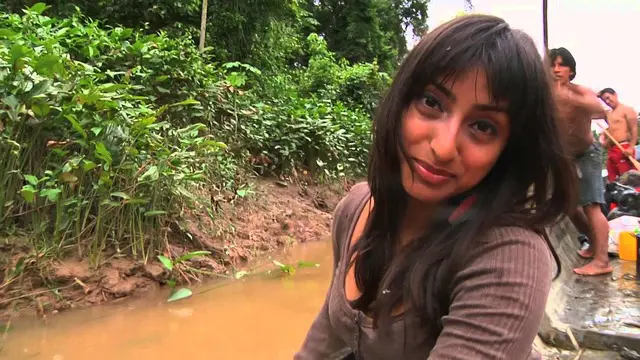 Kini kehidupan Sarah yang hedonis di London ia tinggalkan untuk menetap di pedalaman Amazon.