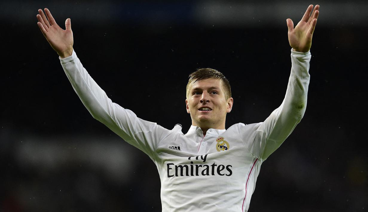 Toni Kroos memiliki andil besar dalam memberikan gelar Liga Champions untuk Real Madrid setelah didatangkan pada 2014 silam. Sebelumnya, Kroos juga berhasil mempersembahkan gelar tersebut bersama Bayern Munchen di tahun 2013. (AFP/Javier Soriano)