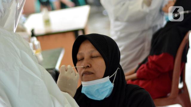 Tes Swab Massal untuk Melacak Covid-19 di Depok