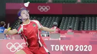 Pebulutangkis tunggal putri Indonesia, Gregoria Mariska Tunjung, melakoni debut sempurna saat tampil pada fase grup bulu tangkis Olimpiade Tokyo 2020. (Foto: AP/Markus Schreiber)