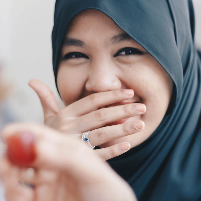 3 Cara Atasi Cegukan Saat Puasa Tanpa Minum Air Putih Lifestyle