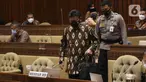 MenPAN-RB Tjahjo Kumolo bersiap mengikuti rapat kerja bersama Komisi II DPR di Komplek Parlemen, Jakarta, Kamis (8/4/2021). Dalam rapat tersebut membahas mengenai pandangan pemerintah atas penjelasan DPR terkait RUU tentang ASN serta pembentukan Panja RUU tersebut. (Liputan6.com/Angga Yuniar)