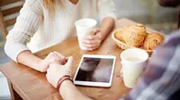 7 Tanda Kedekatan Anda dengan Orang Lain Menuju Perselingkuhan