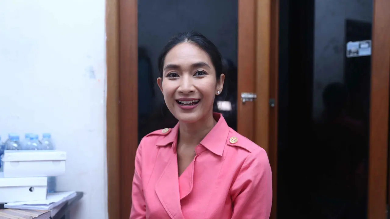 [Bintang] Happy Salma