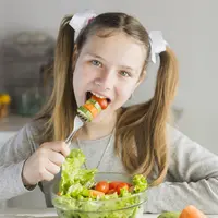 Salah satu cara untuk meningkatkan kecerdasan adalah dengan mengonsumsi makanan sehat dan bergizi. (Foto: Freepik)