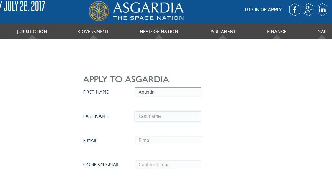 Mendaftarkan diri jadi warga negara Asgardia (Liputan6.com/ Agustin Setyo W)