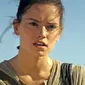 Daisy Ridley di film Star Wars: The Force Awakens. (Disney / LucasFilm)